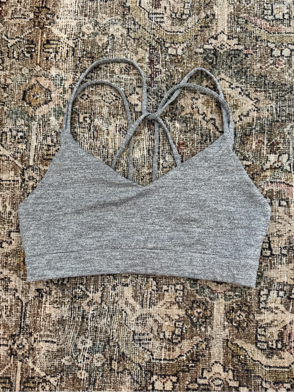 Old Navy Gray Strappy Seamless Sports Bra